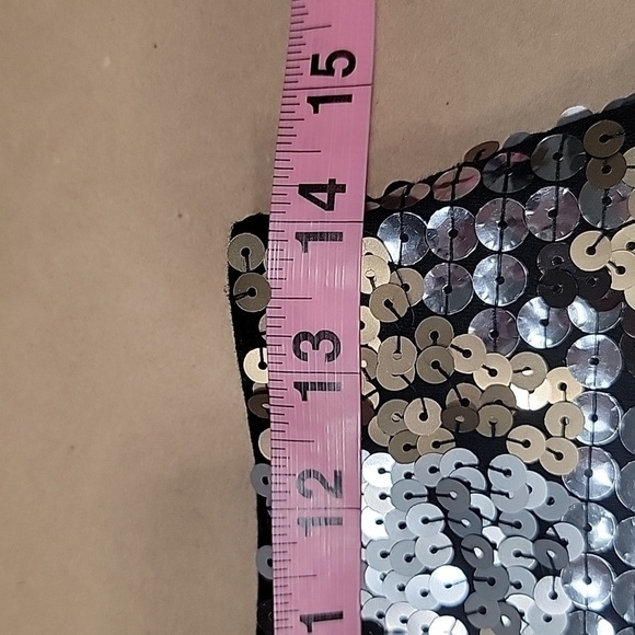 Express Size XS Gold, Silver, Black Sequin Pull-On Mini Skirt, Gently Used Cond. - Picture 4 of 9